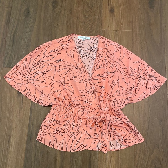 Sweet Rain Pink Leaf Pattern Top size medium tie front - Picture 1 of 7